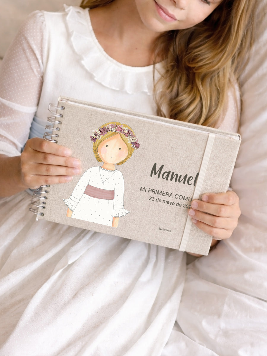 album comunion diseó greta personalizado con nombre y fecha