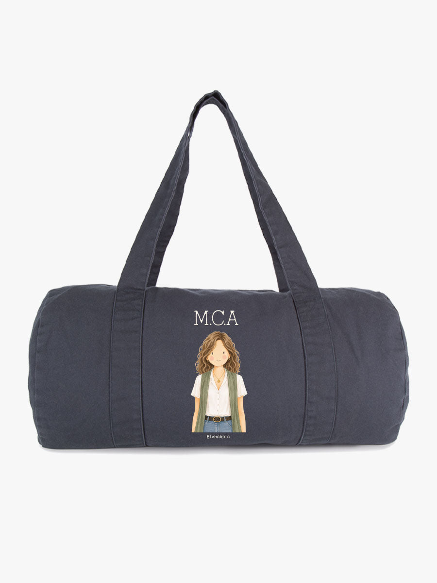 bolsa cilíndrica de color azul marino personalizada con las iniciales