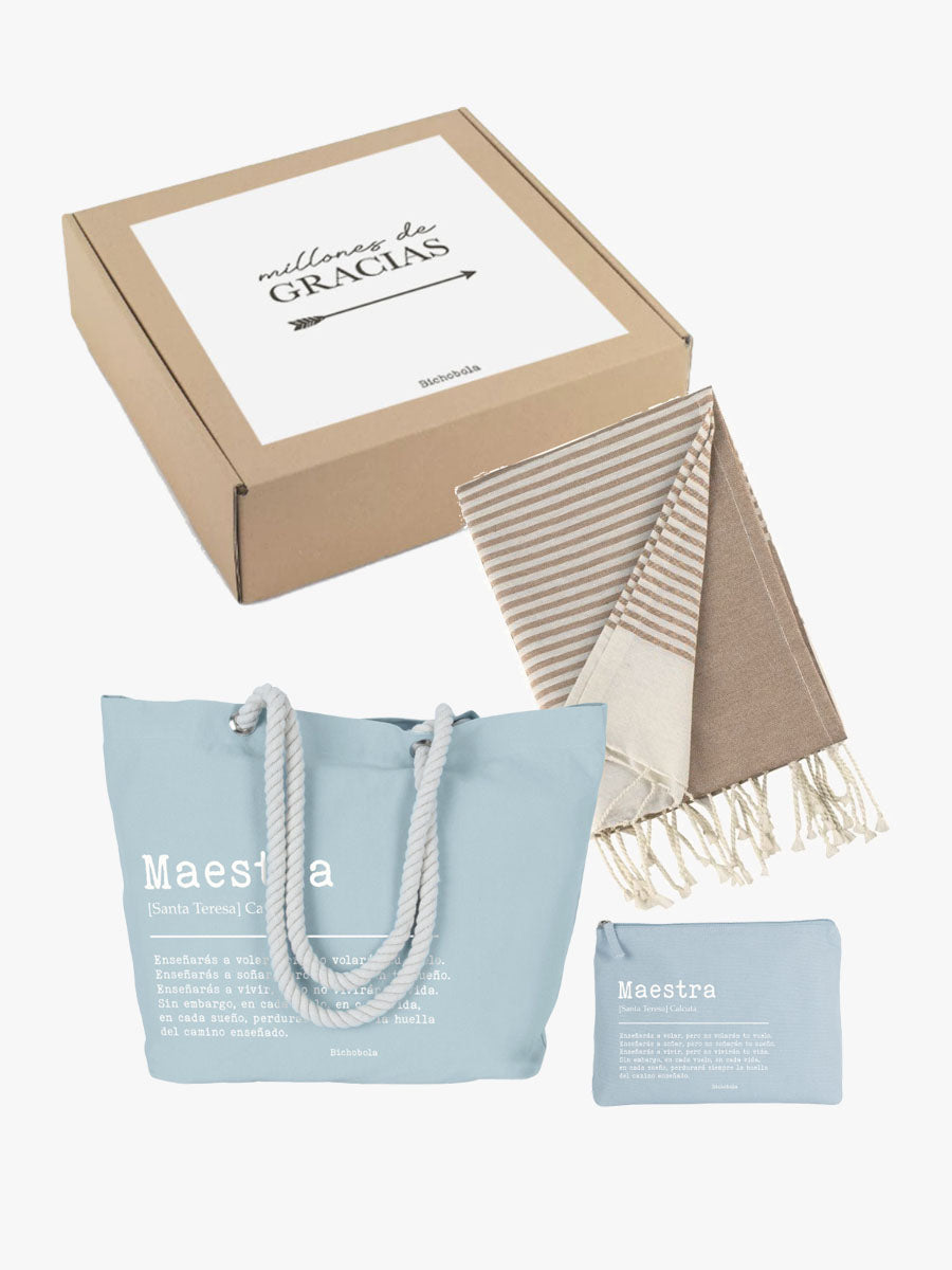 caja regalo maestro con bolsa y neceser de color celeste y pareo