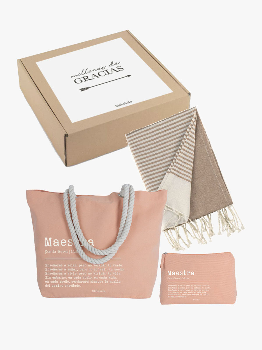 caja maestro de color rosa con bolsa y neceser a juego y con pareo
